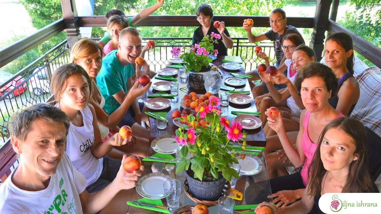 Marina sa 'Biljne ishrane' pomaže svojim klijentima da se reše zdravstvenih problema i ostvare visok stepen zdravlja prirodnim putem. Njeni klijenti su zadovoljni, srećni i zdravi.