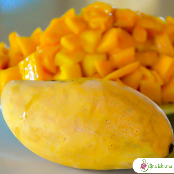 Read more about the article Kako otvoriti i naseckati mango