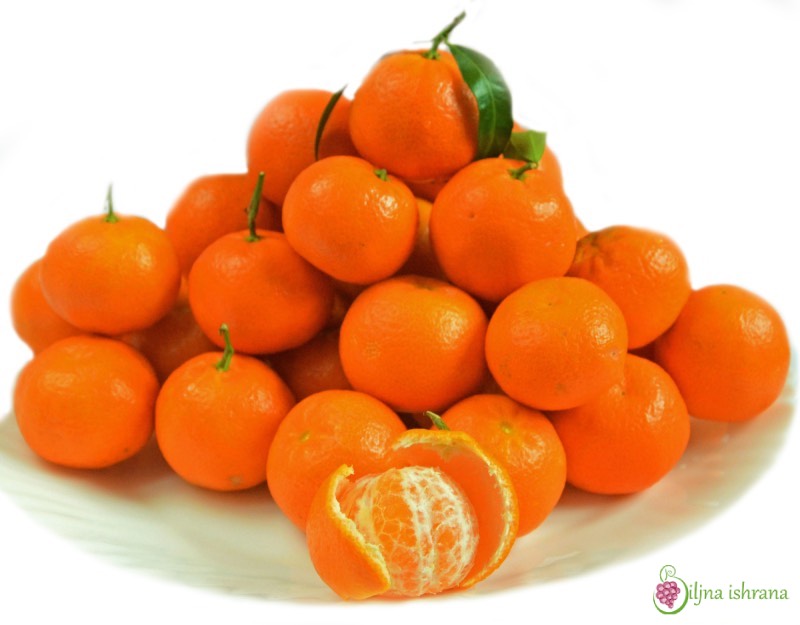 Mono obrok od mandarina ili klementina - ukusan i zdrav obrok koji obezbeđuje hidrataciju tela i nutriente poput vitamina C, antioksidanata i vlakana.